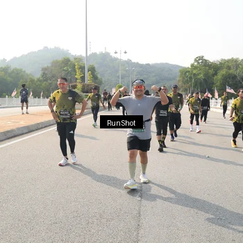 Runner Photo 6932843