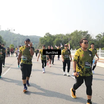 Runner Photo 6932863