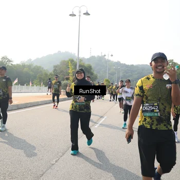 Runner Photo 6932872