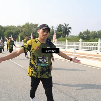 Runner Photo 6932892