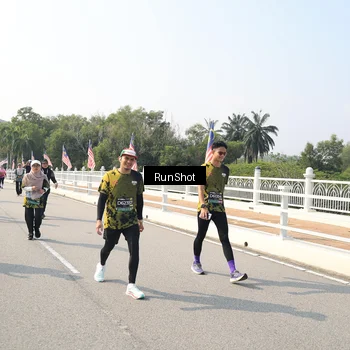 Runner Photo 6932912