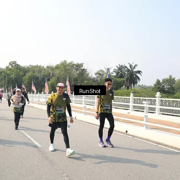 Runner Photo 6932913