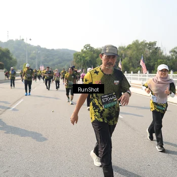 Runner Photo 6932932