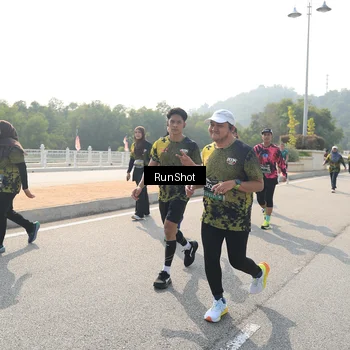 Runner Photo 6932946