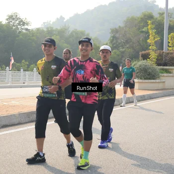 Runner Photo 6932951