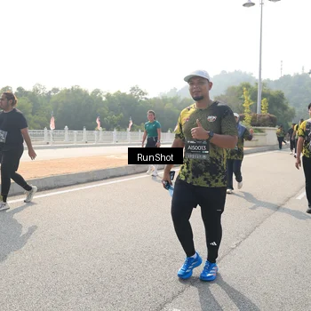 Runner Photo 6932978