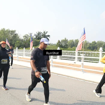 Runner Photo 6933001