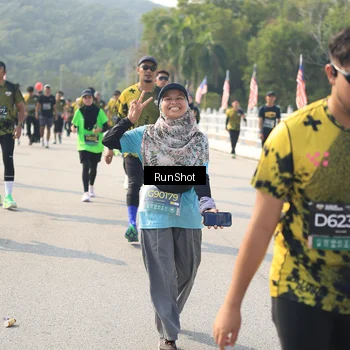 Runner Photo 6933023