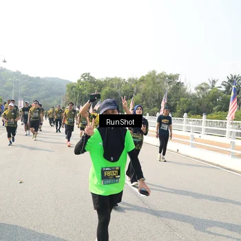 Runner Photo 6933073