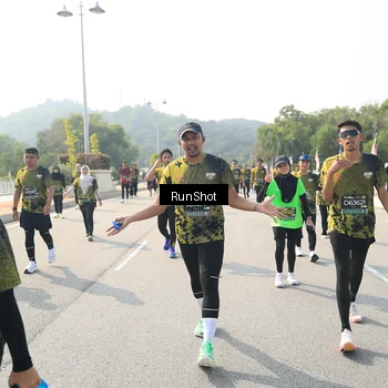 Runner Photo 6933074