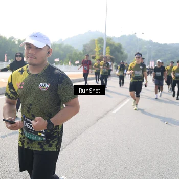 Runner Photo 6933100