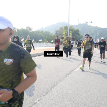 Runner Photo 6933103