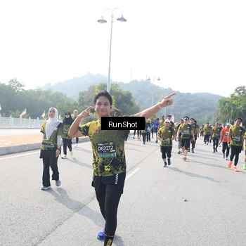 Runner Photo 6933111