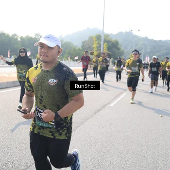 Runner Photo 6933113