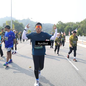 Runner Photo 6933172