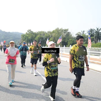 Runner Photo 6933189