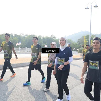 Runner Photo 6933243