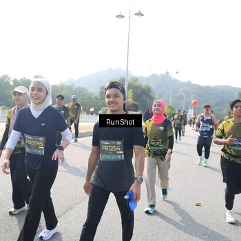 Runner Photo 6933246