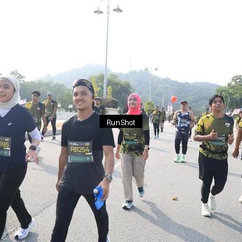 Runner Photo 6933247