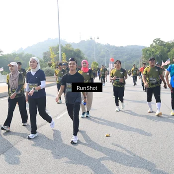 Runner Photo 6933248