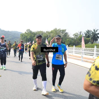 Runner Photo 6933259