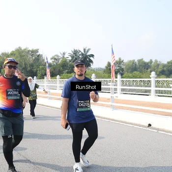 Runner Photo 6933300