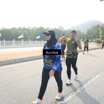 Runner Photo 6933360