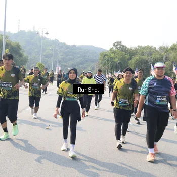 Runner Photo 6933424