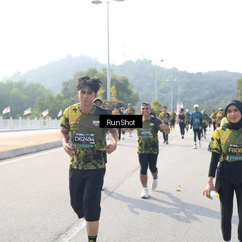 Runner Photo 6933425