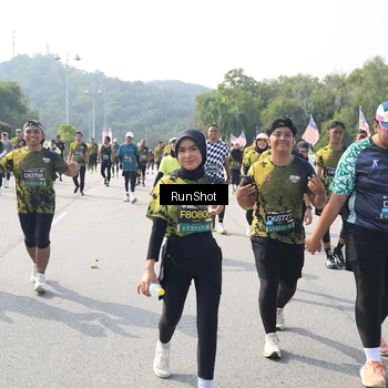 Runner Photo 6933429