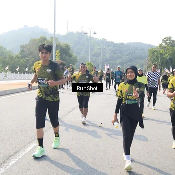 Runner Photo 6933430