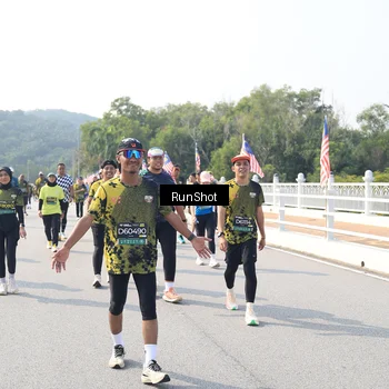 Runner Photo 6933435