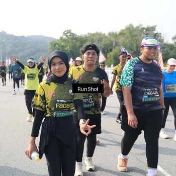 Runner Photo 6933436
