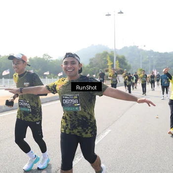 Runner Photo 6933442