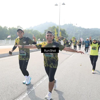 Runner Photo 6933455