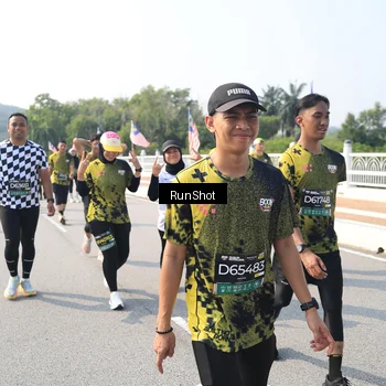 Runner Photo 6933457