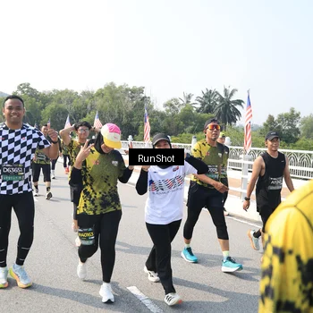 Runner Photo 6933460