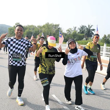 Runner Photo 6933479
