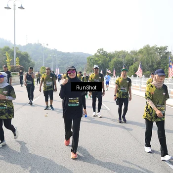 Runner Photo 6933496