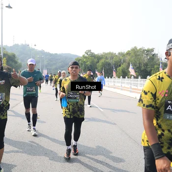 Runner Photo 6933519