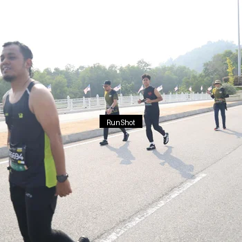 Runner Photo 6933542