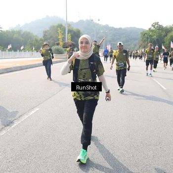 Runner Photo 6933543