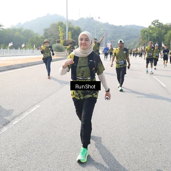 Runner Photo 6933545