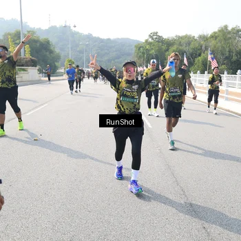 Runner Photo 6933571