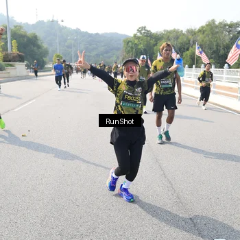 Runner Photo 6933573