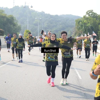 Runner Photo 6933649