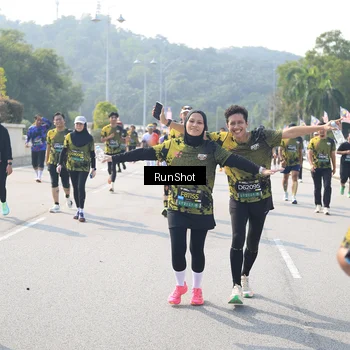 Runner Photo 6933657
