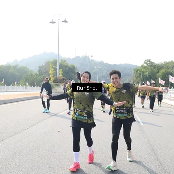 Runner Photo 6933660