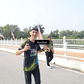 Runner Photo 6933668