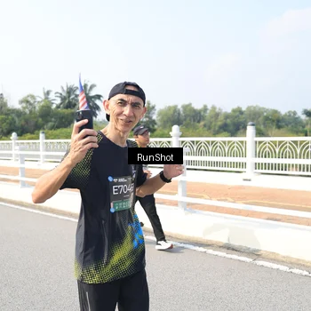 Runner Photo 6933670